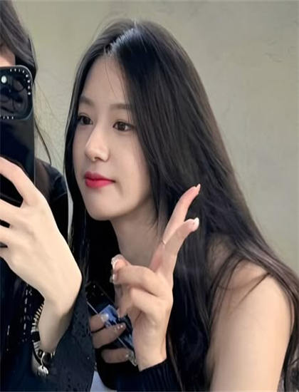 文化研究：外卖首富的超能AI女友如何展现文化传统与创新突破的关系 探索文化表达的多种形式